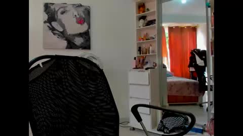 olivahot30 online show from January 4, 6:51 pm