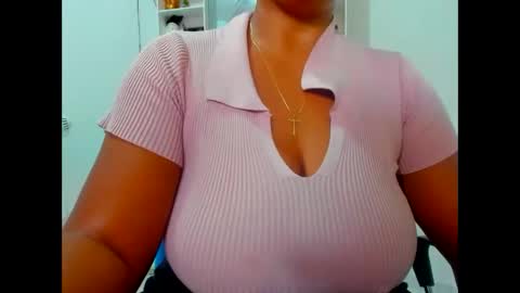 olivahot30 online show from January 6, 8:50 pm