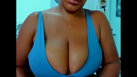 olivahot30 online show from February 10, 9:15 pm