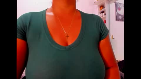 olivahot30 online show from March 6, 3:35 pm