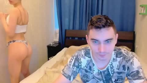 Snapshot of olivandluk chatting on April 8, 11:32 am olivandluk online show from April 8, 11:32 am