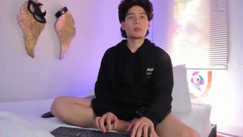 Snapshot of olivarpixx chatting on October 1, 1:17 pm Oliver Pixx online show from October 1, 1:17 pm