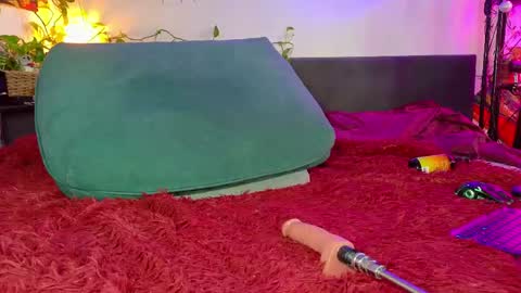 Olive online show from May 11, 2:45 pm