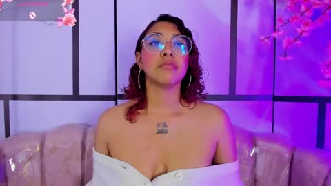 Snapshot of olivejoness_ chatting on September 19, 5:53 am olive  online show from September 19, 5:53 am