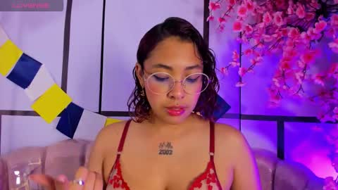 Snapshot of olivejoness_ chatting on October 1, 5:57 am olive  online show from October 1, 5:57 am