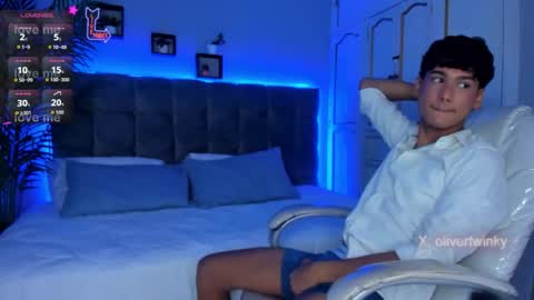 Snapshot of oliver20__ chatting on March 21, 6:07 am oliver20__ online show from March 21, 6:07 am