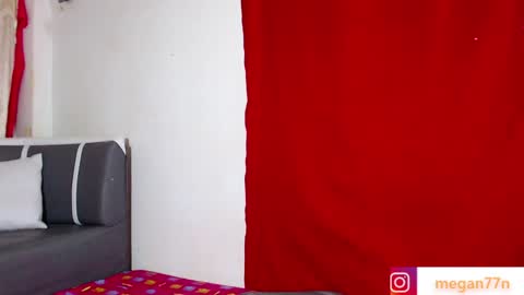 Oliver and MeganIndependent online show from December 11, 8:58 am