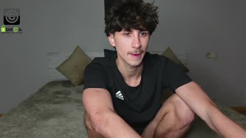 Oliver  Kaen online show from December 6, 3:44 pm