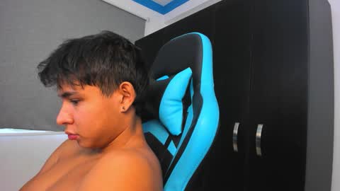 Oliver bray online show from October 20, 7:03 pm