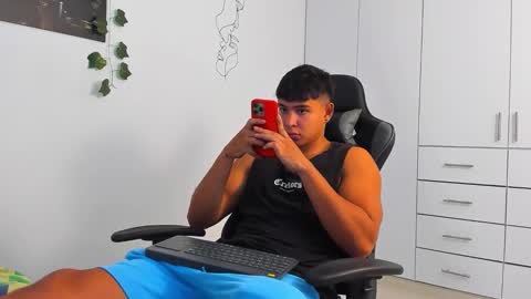 Oliver bray online show from December 17, 8:48 pm