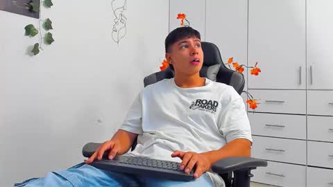 Oliver bray online show from January 10, 4:20 pm