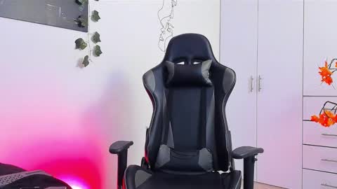 Oliver bray online show from February 1, 12:20 am