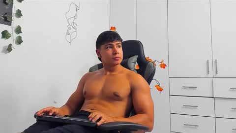 Oliver bray online show from February 13, 3:24 am