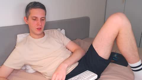 Oliver online show from December 20, 5:09 pm