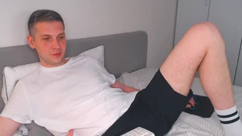 Snapshot of oliver_hort chatting on May 28, 2:14 pm Oliver online show from May 28, 2:14 pm
