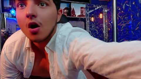 Snapshot of oliver_jamees chatting on March 29, 12:38 pm oliver_jamees online show from March 29, 12:38 pm