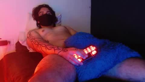 Snapshot of oliver_laid_2023 chatting on December 19, 6:01 pm oliver_laid_2023 online show from December 19, 6:01 pm