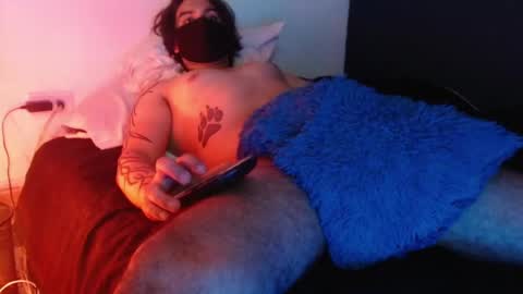 Snapshot of oliver_laid_2023 chatting on December 28, 5:02 am oliver_laid_2023 online show from December 28, 5:02 am