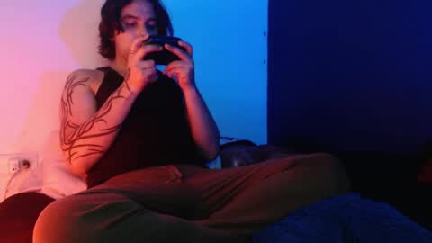 Snapshot of oliver_laid_2023 chatting on December 29, 7:50 am oliver_laid_2023 online show from December 29, 7:50 am