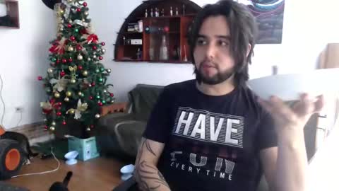 oliver_laid_2023 online show from December 20, 7:43 pm