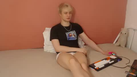 Oliver online show from March 17, 1:10 am