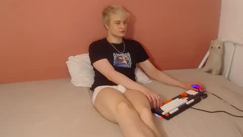 Oliver online show from March 27, 1:22 am