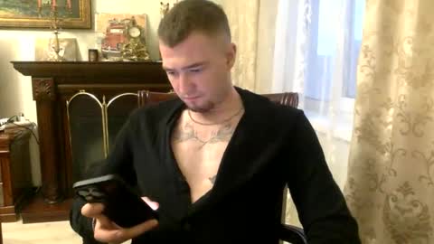 Snapshot of oliverlucky chatting on October 15, 3:12 pm CryotoneX online show from October 15, 3:12 pm
