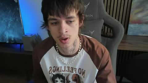 Snapshot of oliverrgroove chatting on June 5, 3:18 pm oliverrgroove online show from June 5, 3:18 pm