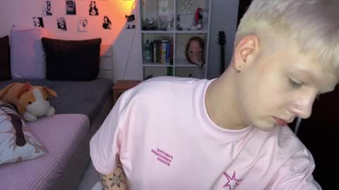 oliver online show from September 27, 1:38 pm