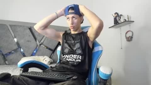 oliverthompson_01 online show from January 8, 6:31 am