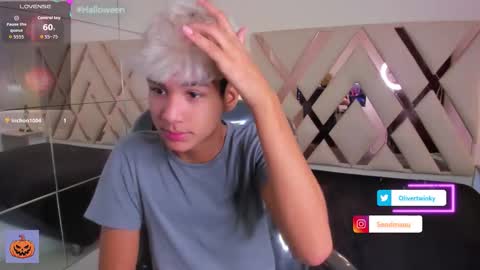 Oliver online show from October 9, 3:21 pm