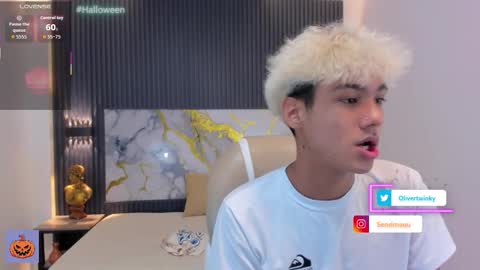 Oliver online show from October 15, 9:59 pm