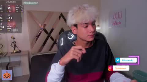 Oliver online show from October 16, 2:18 pm