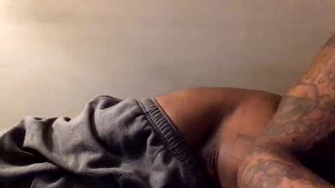 Snapshot of olivertwist1273 chatting on December 29, 6:14 am olivertwist1273 online show from December 29, 6:14 am