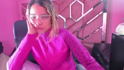  OLIVIA  online show from February 4, 3:33 am