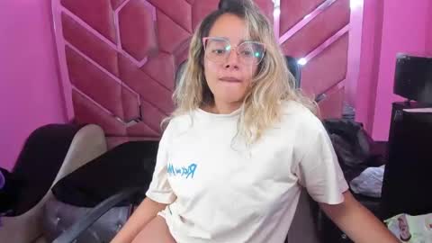  OLIVIA  online show from February 9, 6:11 am