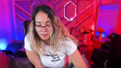  OLIVIA  online show from January 19, 3:43 am