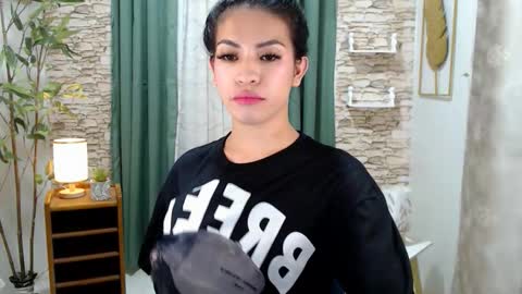 Snapshot of olivia_hotcummer chatting on October 19, 5:13 pm olivia_hotcummer online show from October 19, 5:13 pm