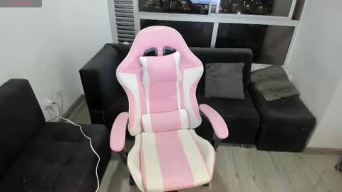 olivia_martine online show from December 22, 1:24 am