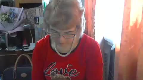 Snapshot of olivia_mia25 chatting on March 27, 12:16 pm Olivia Mia online show from March 27, 12:16 pm