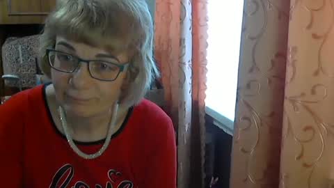 Snapshot of olivia_mia25 chatting on April 2, 6:33 am Olivia Mia online show from April 2, 6:33 am