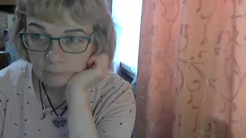Olivia Mia online show from May 17, 2:13 pm