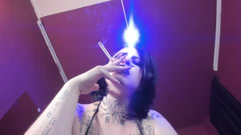 Snapshot of olivia_seex chatting on December 18, 3:55 pm online show from December 18, 3:55 pm