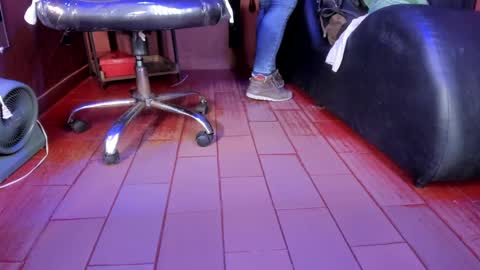 Snapshot of olivia_seex chatting on January 19, 12:50 pm online show from January 19, 12:50 pm