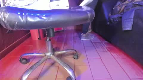 Snapshot of olivia_seex chatting on February 8, 1:01 pm online show from February 8, 1:01 pm