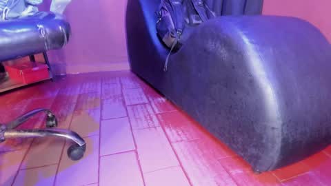 Snapshot of olivia_seex chatting on February 18, 1:00 pm online show from February 18, 1:00 pm