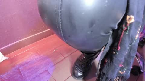 Snapshot of olivia_seex chatting on March 6, 1:24 pm online show from March 6, 1:24 pm