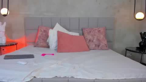 Snapshot of olivia_sinclair chatting on March 13, 2:01 pm Olivia online show from March 13, 2:01 pm