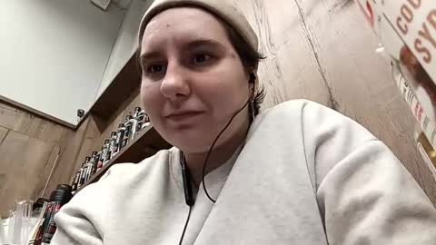 Snapshot of olivia_sweet11 chatting on February 4, 1:11 am Olivia online show from February 4, 1:11 am