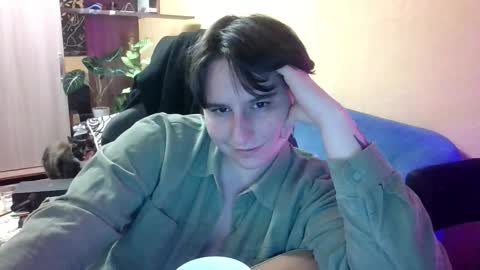 Snapshot of olivia_sweet11 chatting on February 19, 9:16 am Olivia online show from February 19, 9:16 am